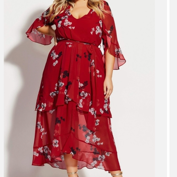 City chic beautiful maxi red dress. - Picture 3 of 6